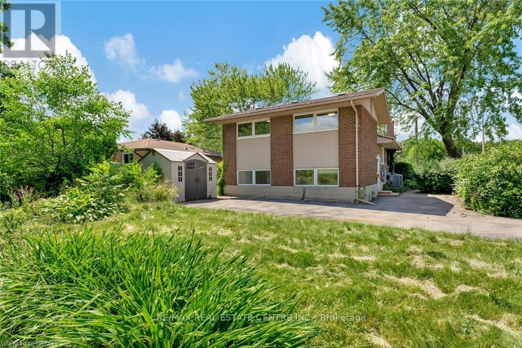 MLS® listing #29408044 for sale located at 2 - 6 RUSKVIEW ROAD