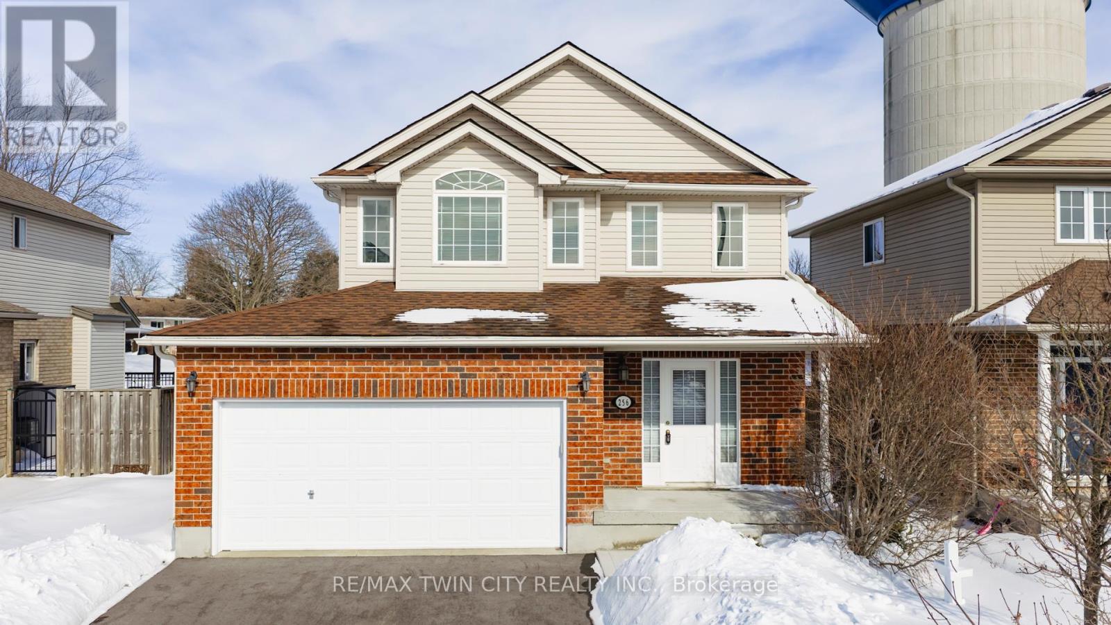 MLS® listing #29408386 for sale located at 256 CHARLOTTA STREET