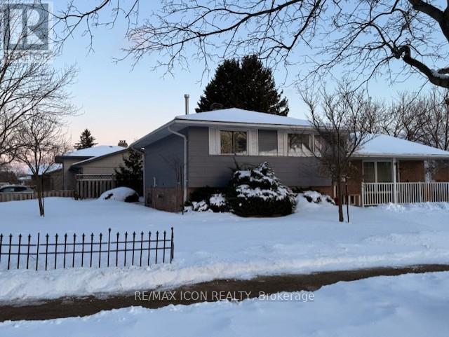 MLS® listing #29408820 for sale located at 55 GRACEFIELD CRESCENT