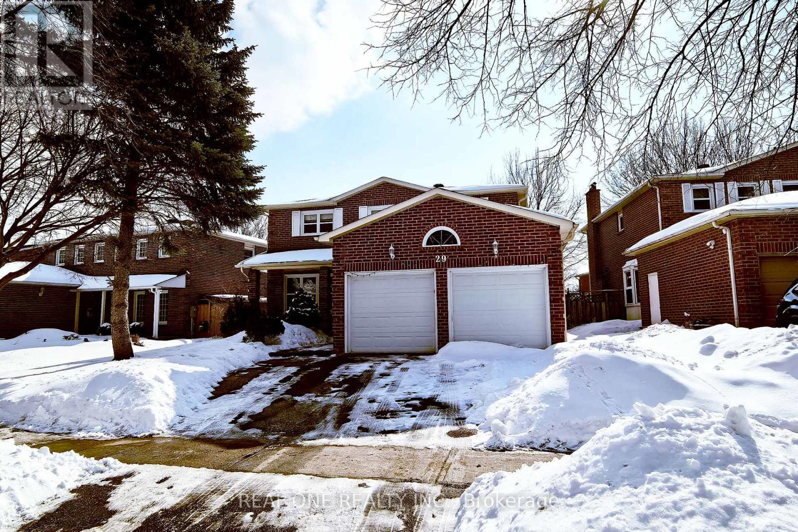 MLS® listing #29410143 for sale located at 29 HEMLOCK DRIVE