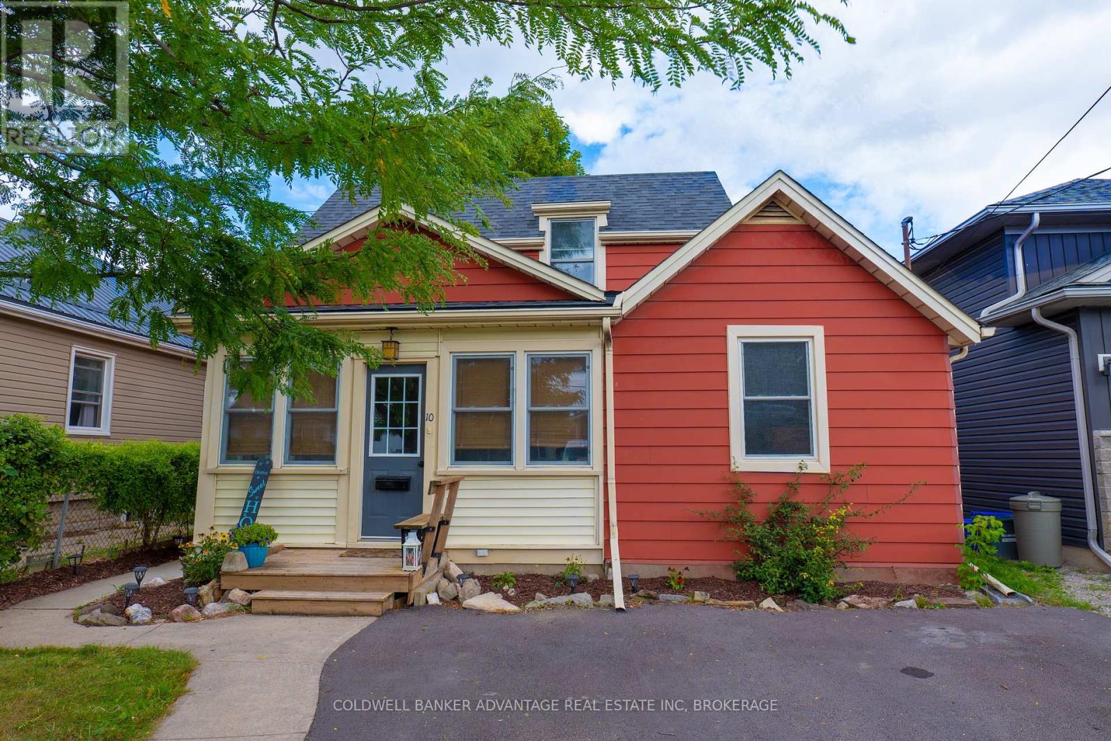 MLS® listing #29410264 for sale located at 10 ANTWERP STREET