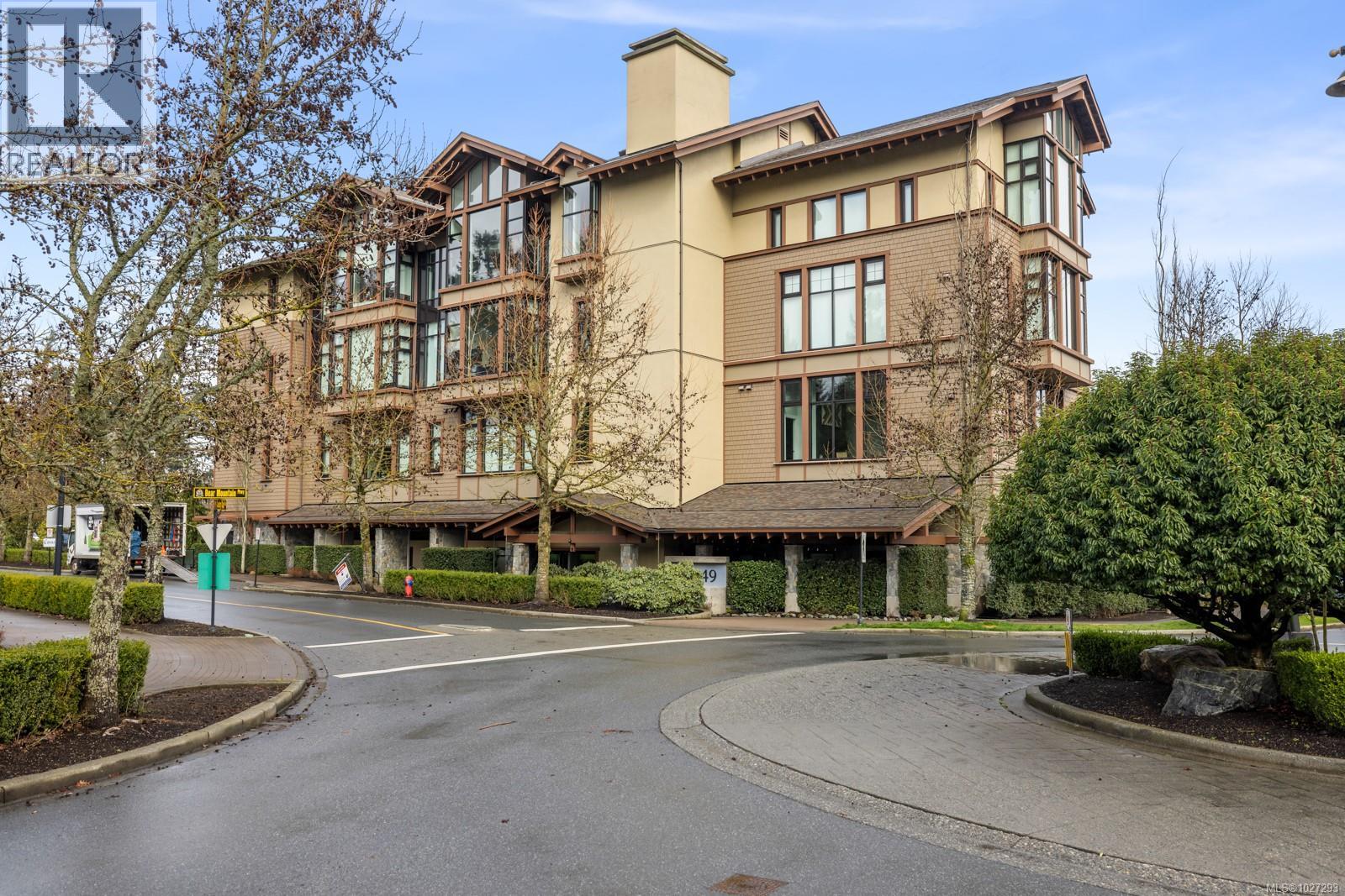 MLS® listing #29410524 for sale located at 201 2045 Country Club Way