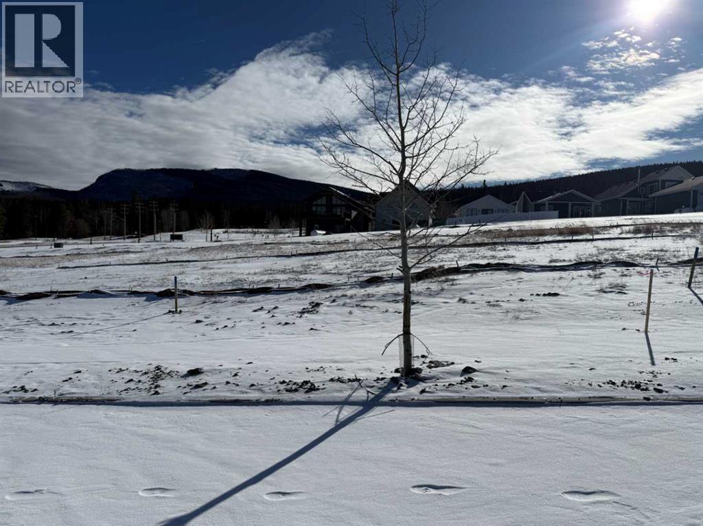 MLS® listing #29410675 for sale located at 425 LILY Avenue