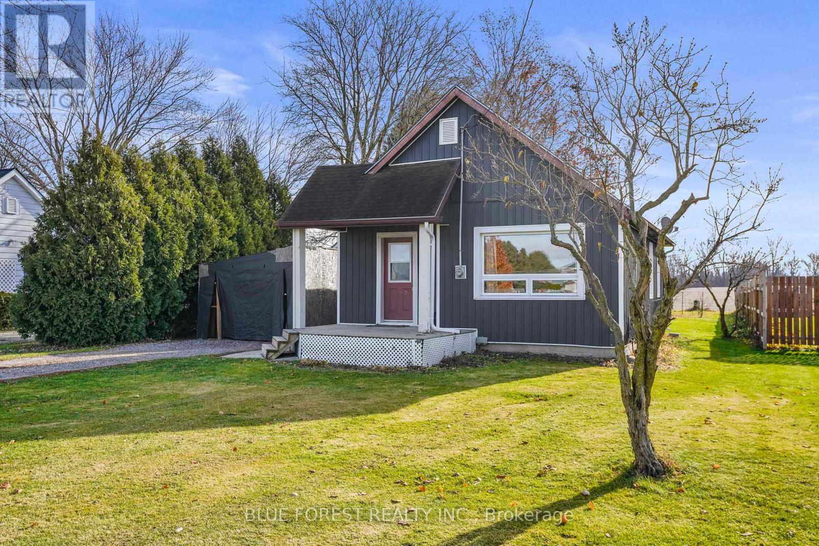 MLS® listing #29411488 for sale located at 22557 QUEENS LINE