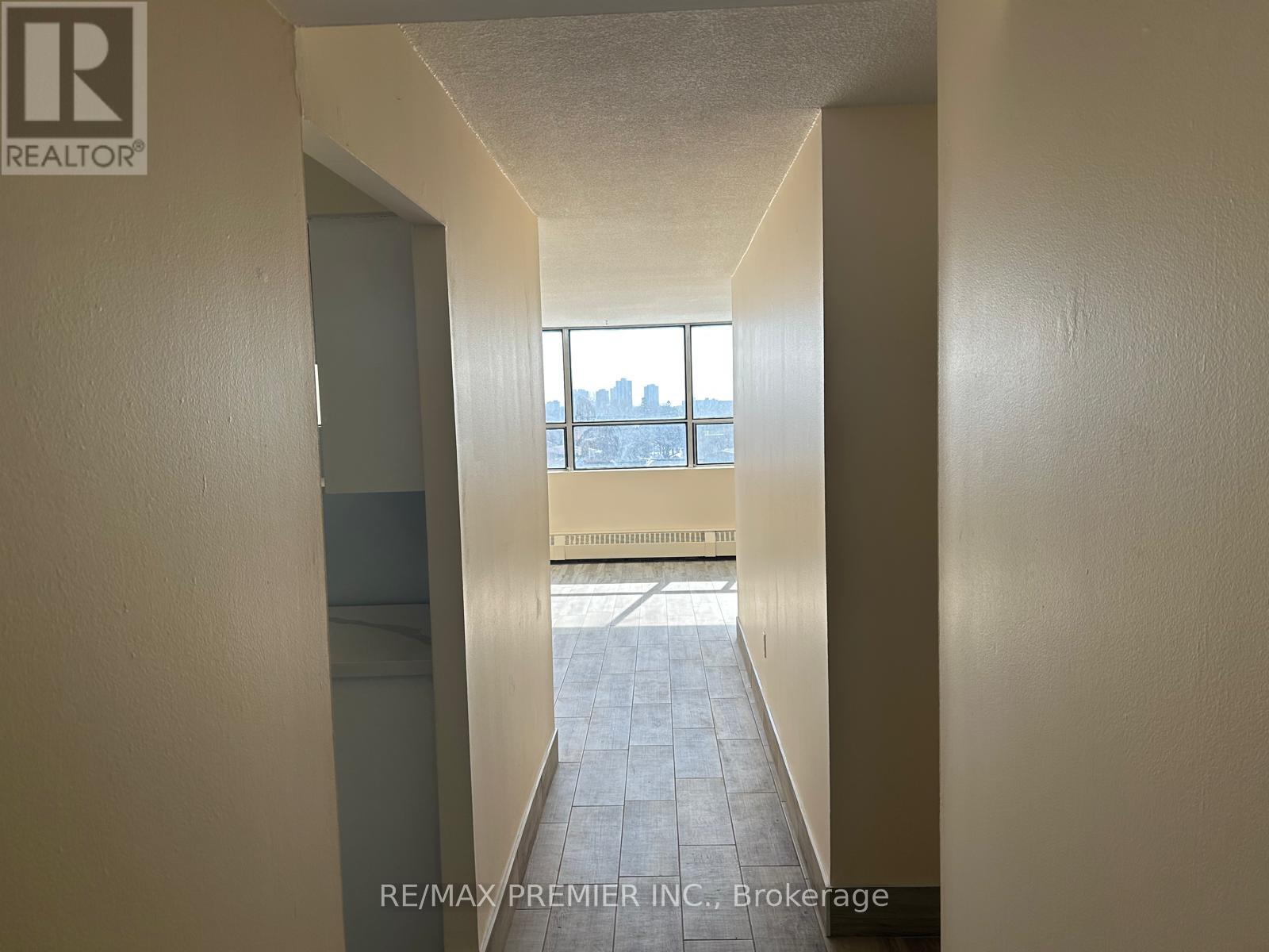 MLS® listing #29411700 for sale located at 511 - 45 SUNRISE AVENUE