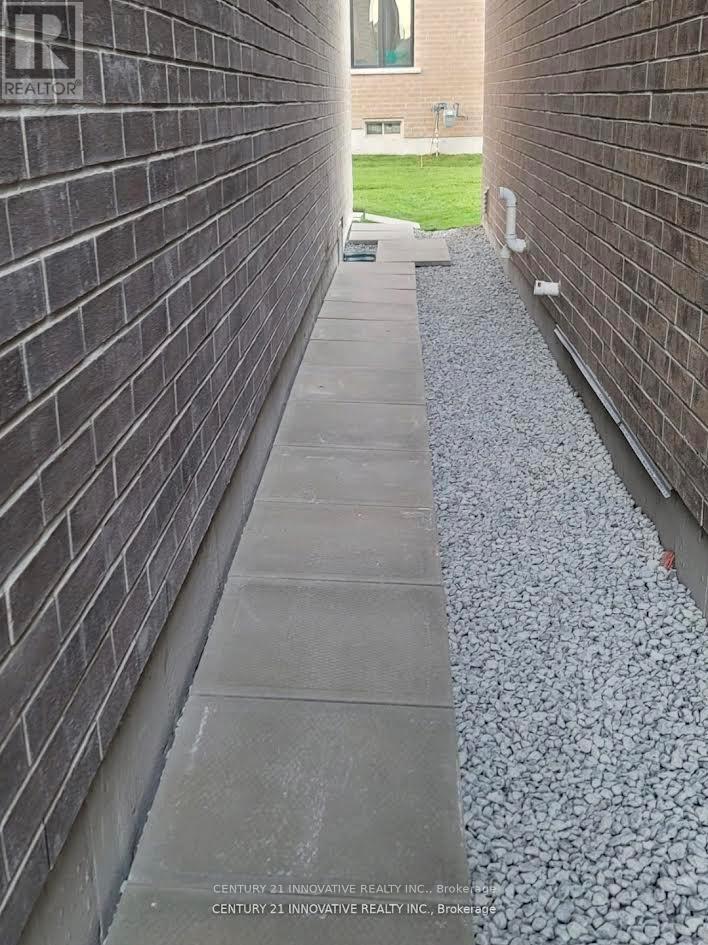 MLS® listing #29412354 for sale located at 1280 AMHERST GATE