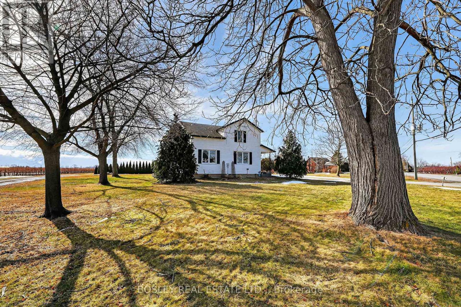 MLS® listing #29413174 for sale located at 765 LAKESHORE ROAD