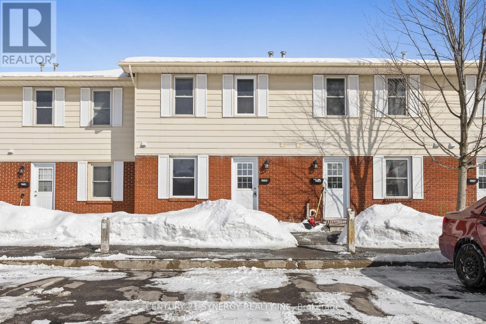 MLS® listing #29413275 for sale located at 22 - 1963 FAIRGLEN MEWS