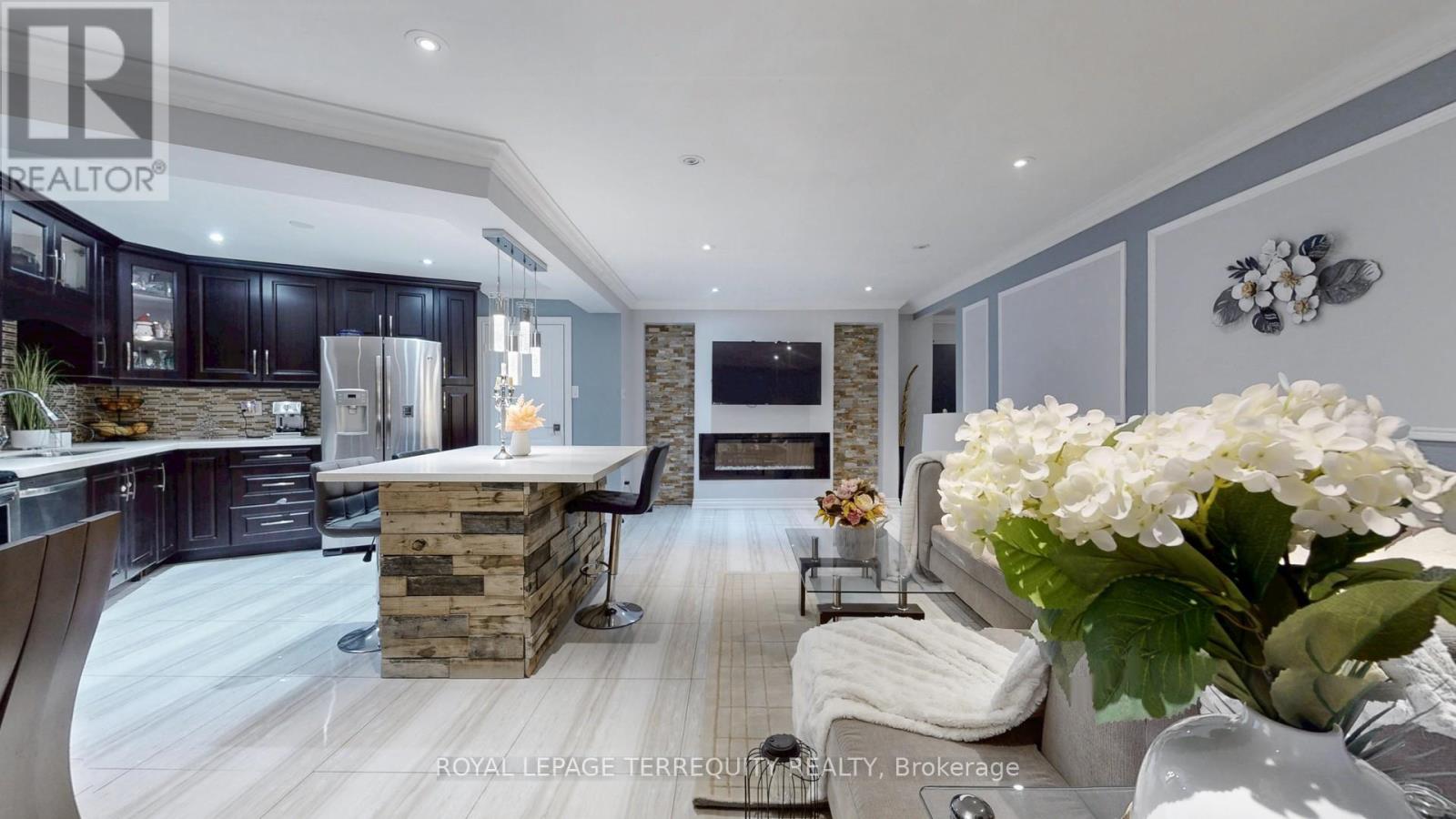 MLS® listing #29413768 for sale located at 1616 - 451 THE WEST MALL