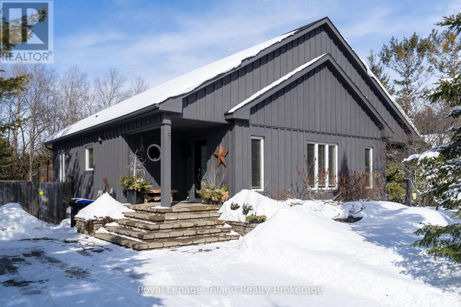 MLS® listing #29414216 for sale located at 19 TRAILS END