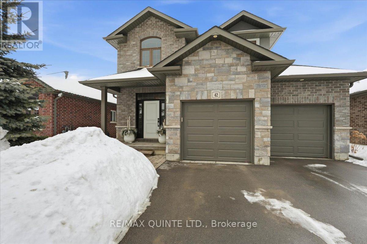 MLS® listing #29414242 for sale located at 42 KEMPTON AVENUE