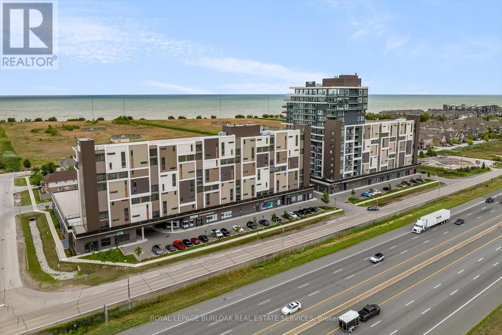 MLS® listing #29414393 for sale located at 612 - 550 NORTH SERVICE ROAD N