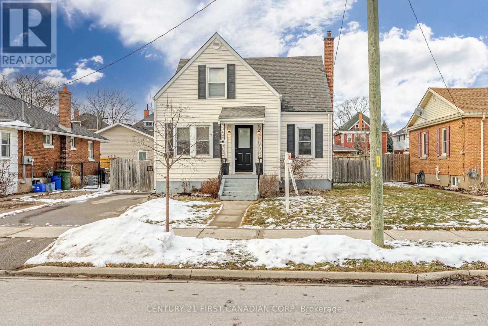 MLS® listing #29414444 for sale located at 108 MYRTLE STREET
