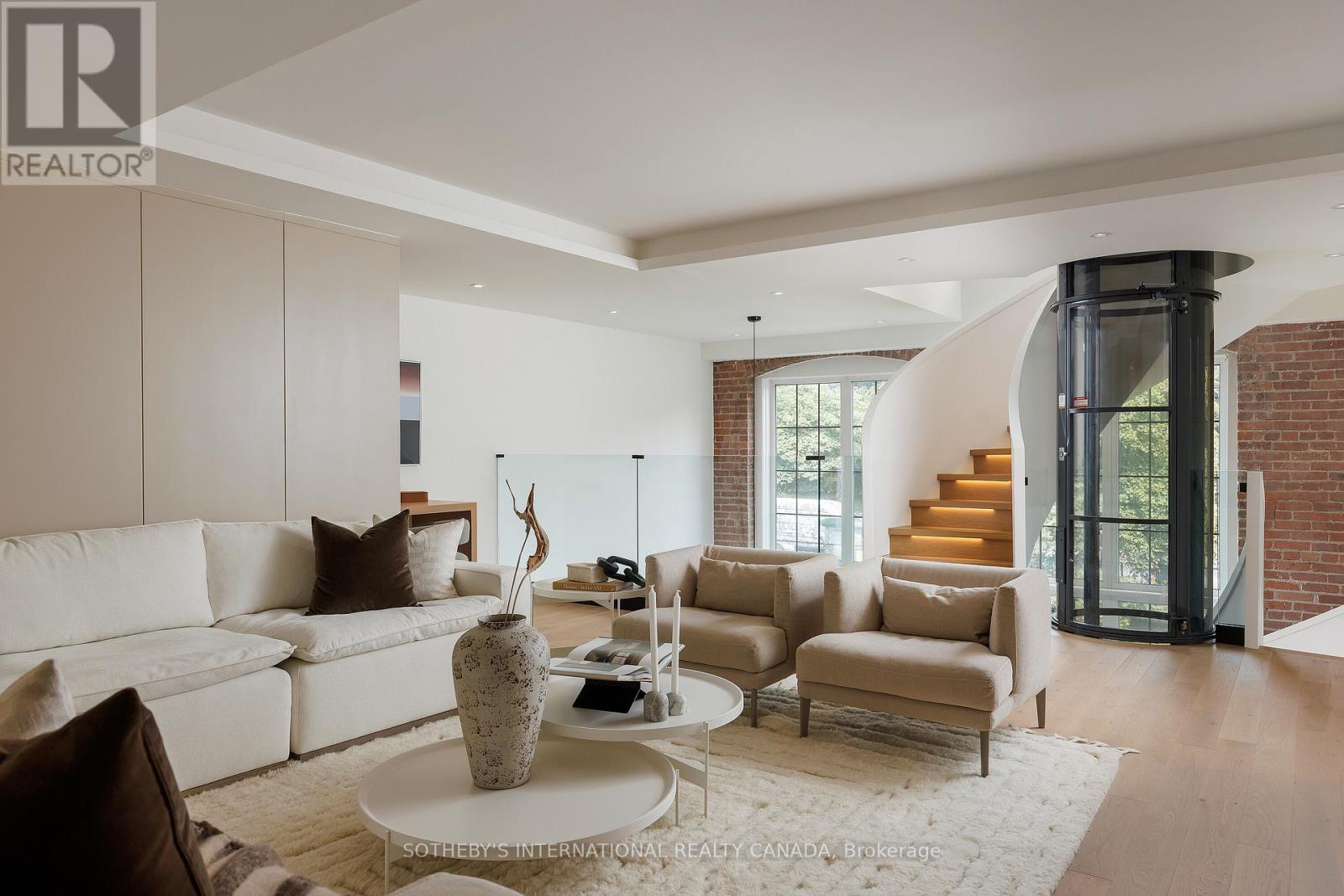 MLS® listing #29417417 for sale located at 339 - 1100 LANSDOWNE AVENUE