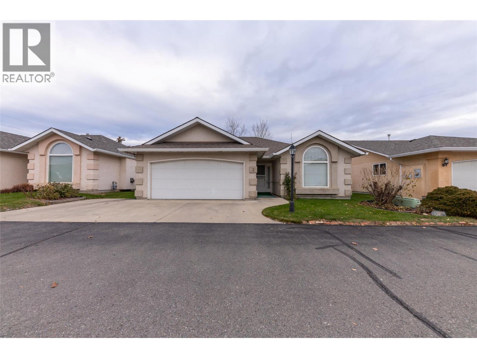 MLS® listing #29417797 for sale located at 723 Singh Street Unit# 3