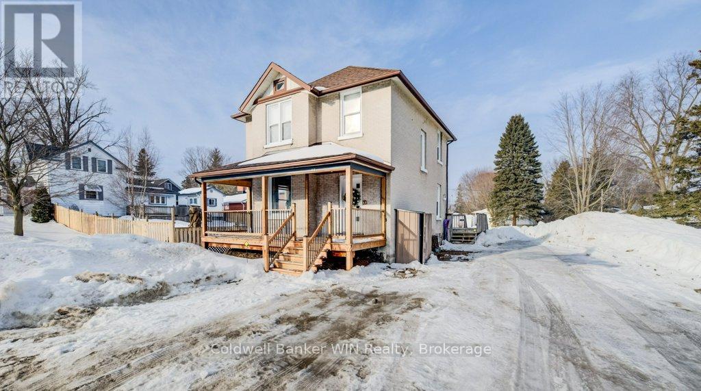 MLS® listing #29419437 for sale located at 30 QUEEN STREET N