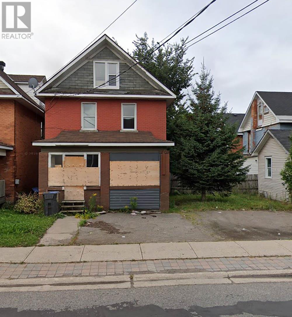 MLS® listing #29419862 for sale located at 215 Albert ST E
