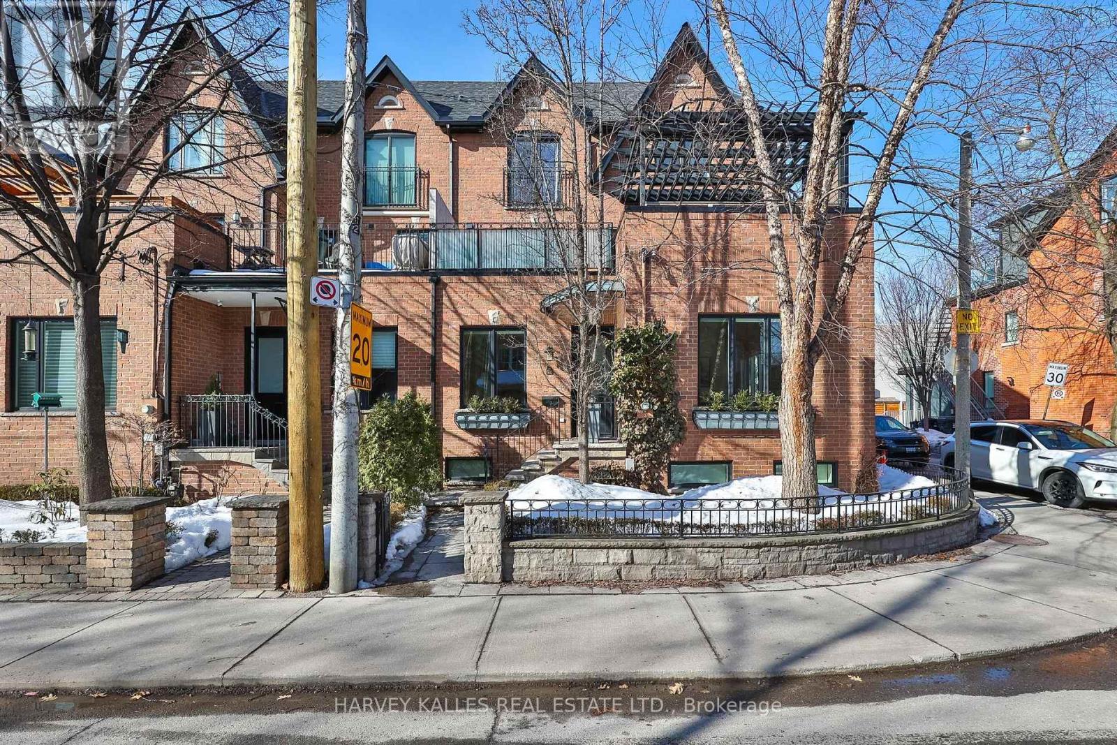 MLS® listing #29421072 for sale located at 52 SHAFTESBURY AVENUE