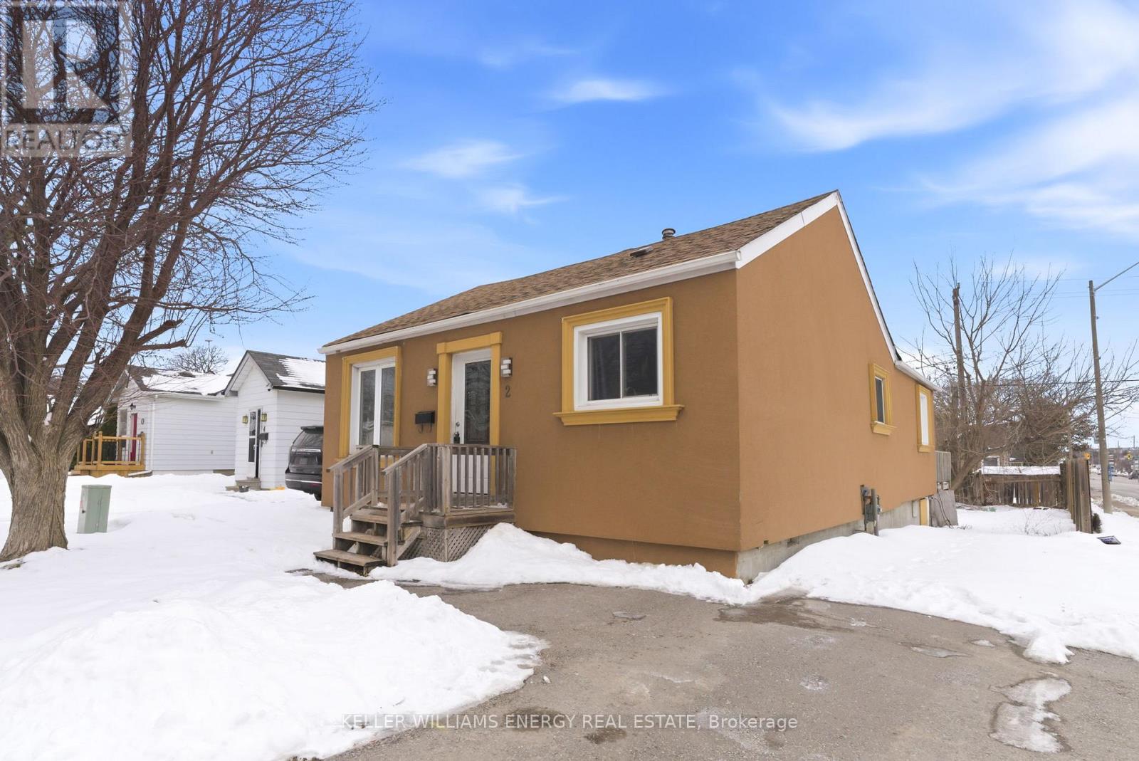 MLS® listing #29424811 for sale located at 2 ONTARIO STREET