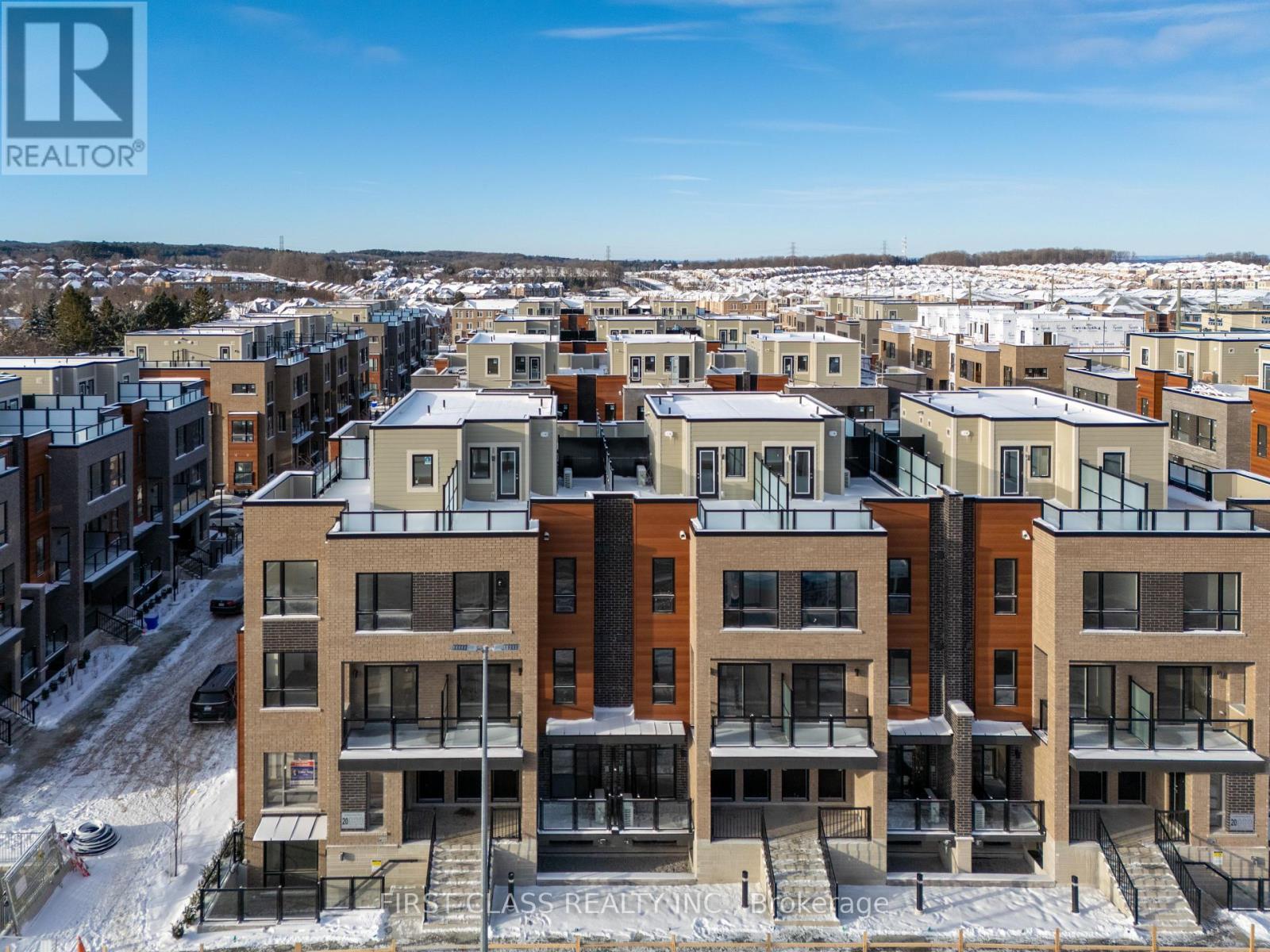 MLS® listing #29424842 for sale located at 11 - 20 LYTHAM GREEN CIRCLE