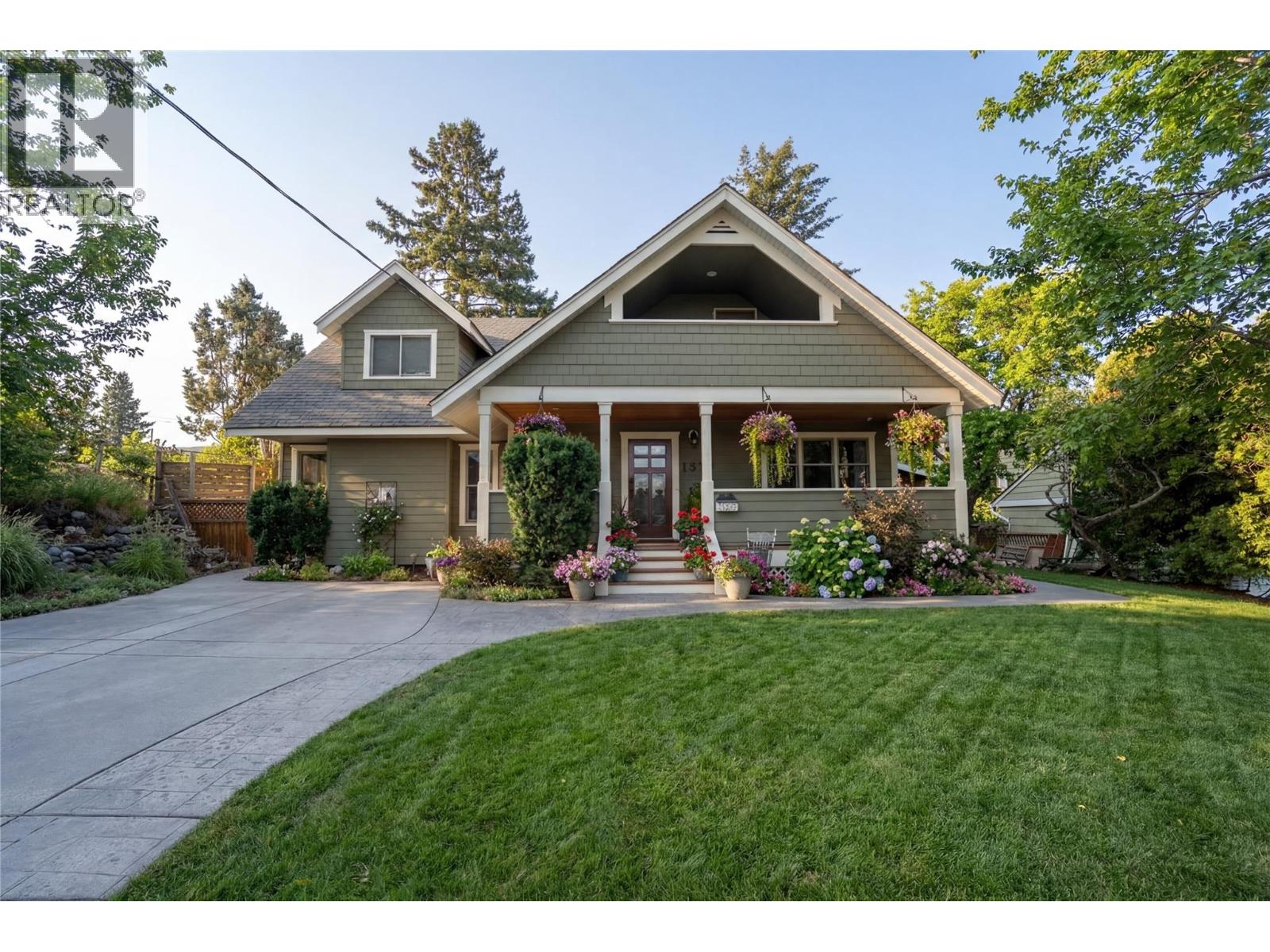 MLS® listing #29427646 for sale located at 1337 Dominion Crescent