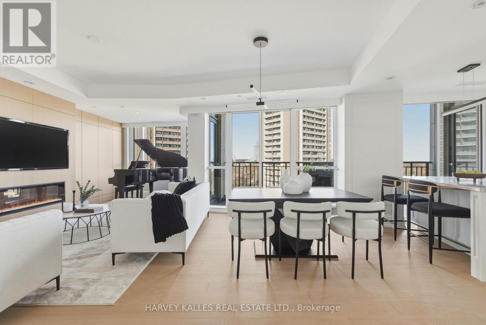 MLS® listing #29428637 for sale located at 808 - 181 DAVENPORT ROAD