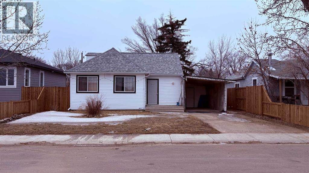 MLS® listing #29428748 for sale located at 317 2 Avenue E