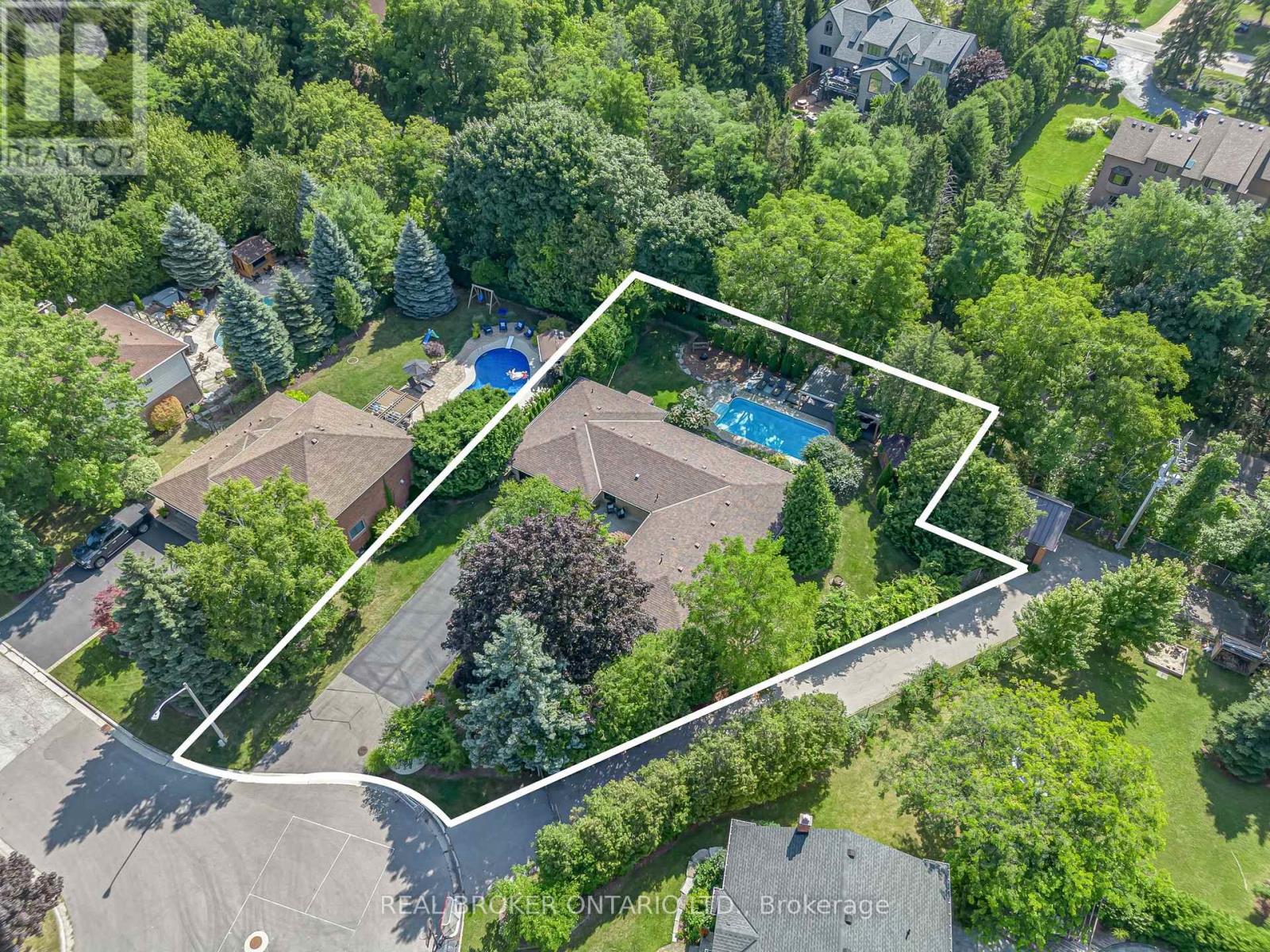 MLS® listing #29430662 for sale located at 30 CARL CRESCENT