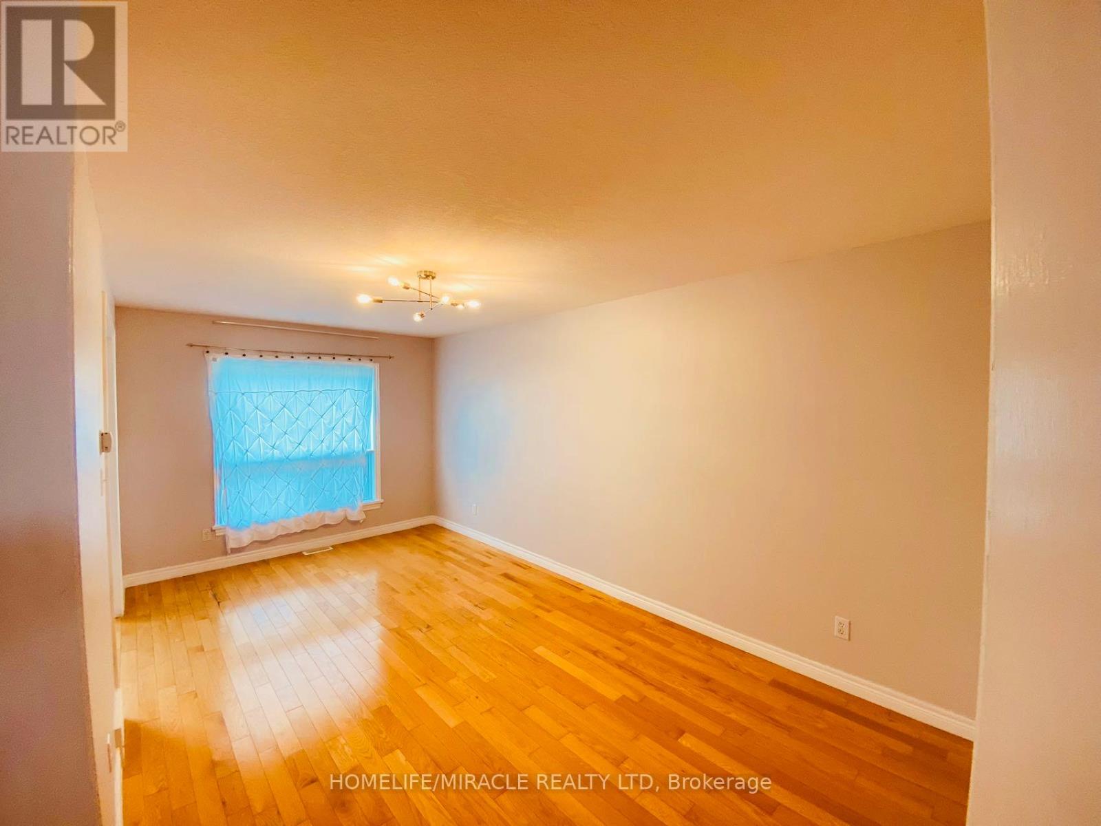 MLS® listing #29432010 for sale located at 668A BUTTERNUT AVENUE