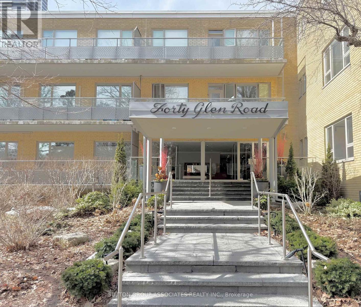 MLS® listing #29445405 for sale located at 204 - 40 GLEN ROAD