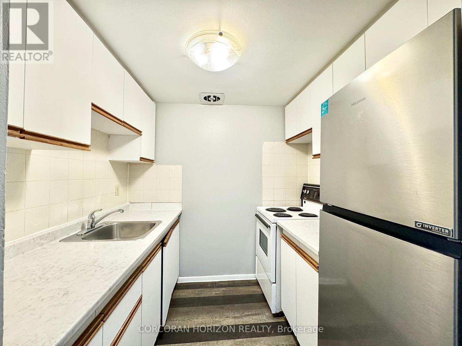 MLS® listing #29452553 for sale located at 45 - 1200 COURTLAND AVENUE E