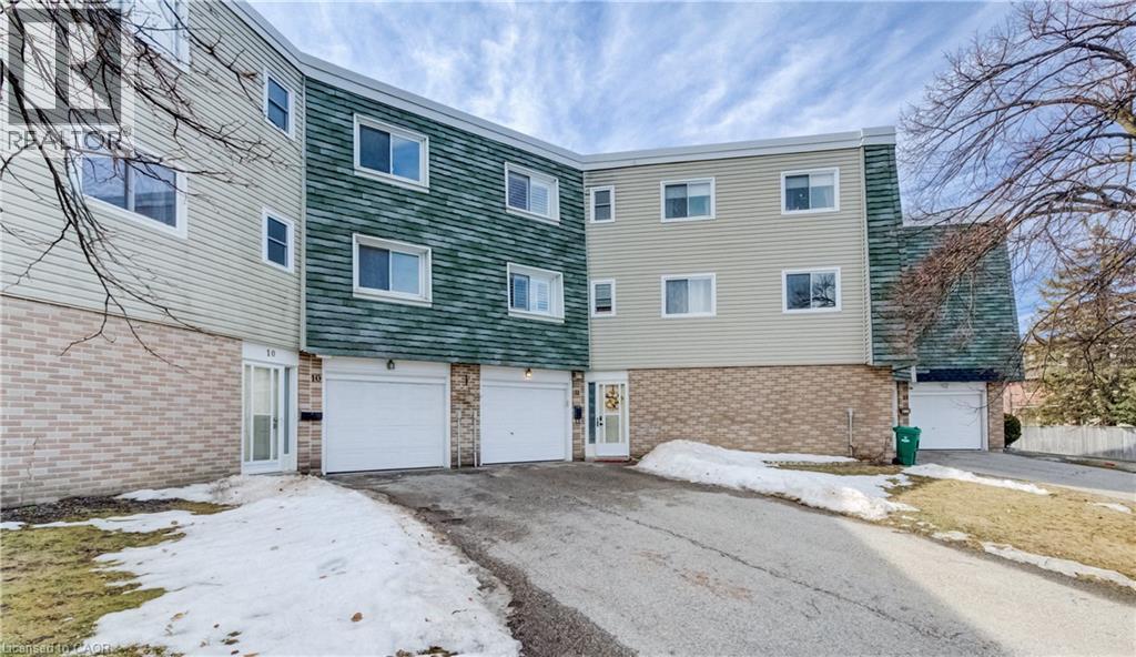MLS® listing #29452585 for sale located at 60 ELMSDALE Drive Unit# 11