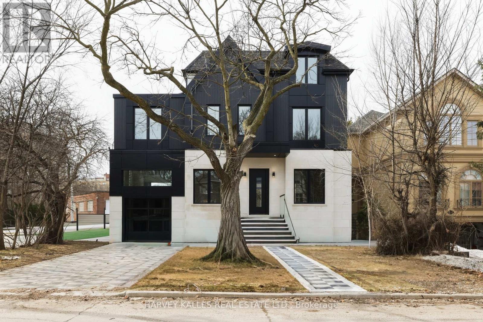 MLS® listing #29452663 for sale located at 1002 SPADINA ROAD