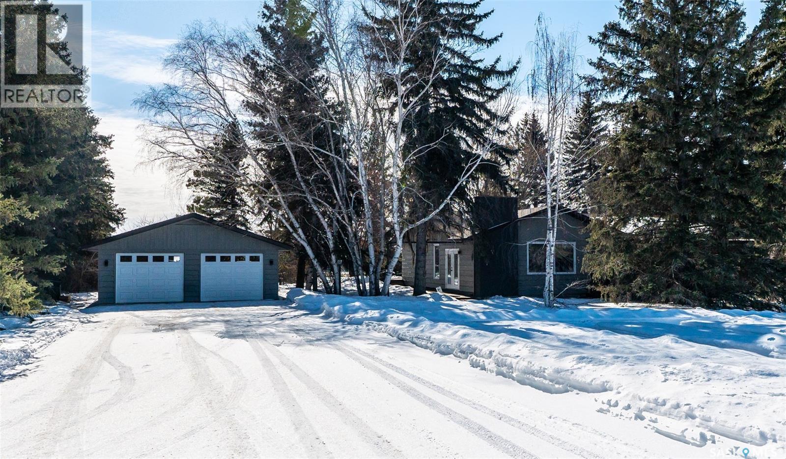 MLS® listing #29454842 for sale located at 706 2nd AVENUE