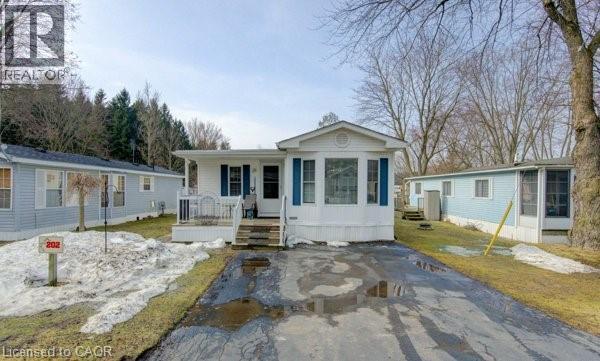 MLS® listing #29456424 for sale located at 580 BEAVER CREEK Road Unit# 202