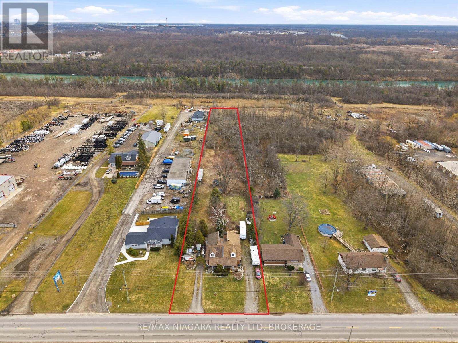 MLS® listing #29456525 for sale located at 8356 OAKWOOD DRIVE