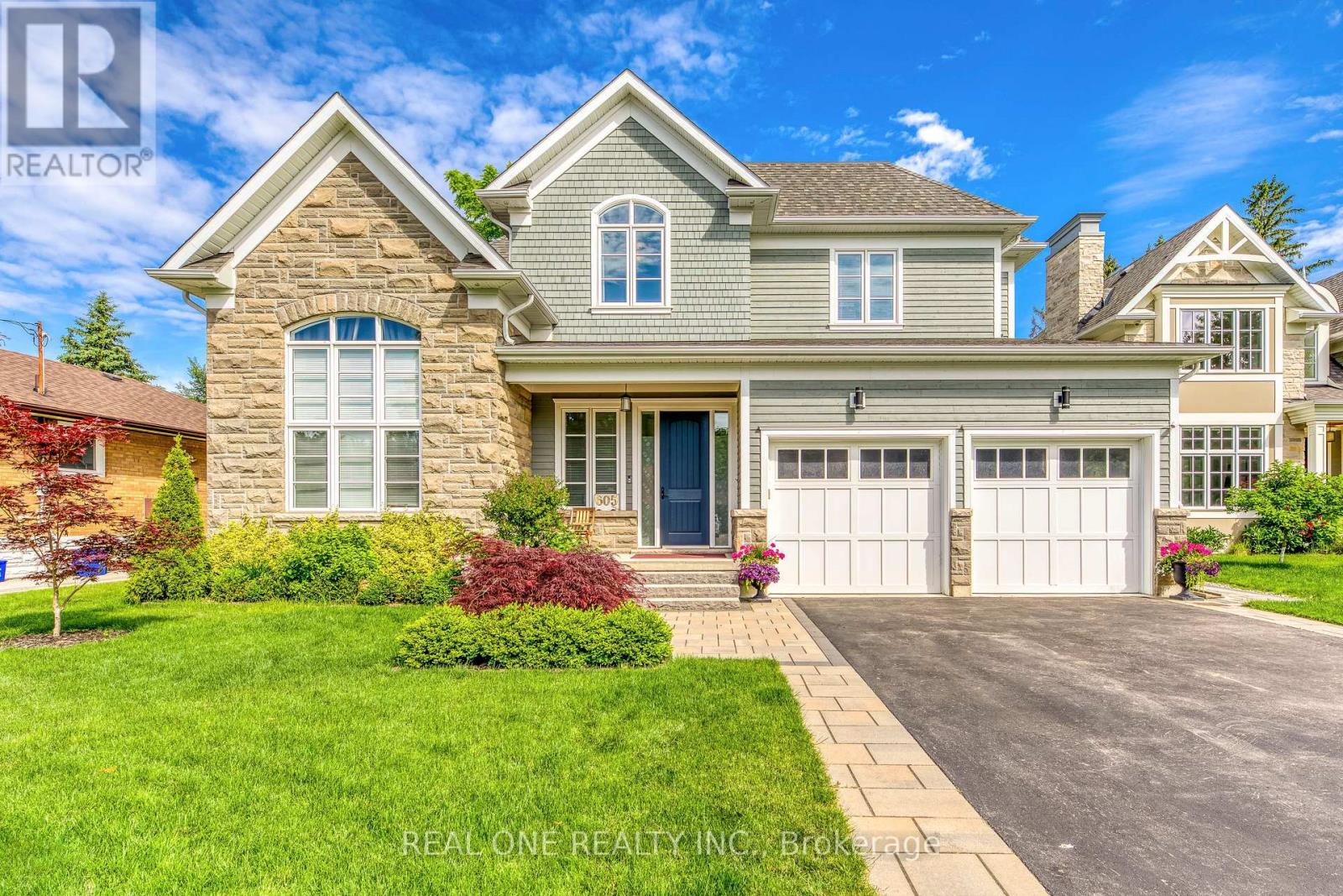 MLS® listing #29460740 for sale located at 605 UNSWORTH AVENUE