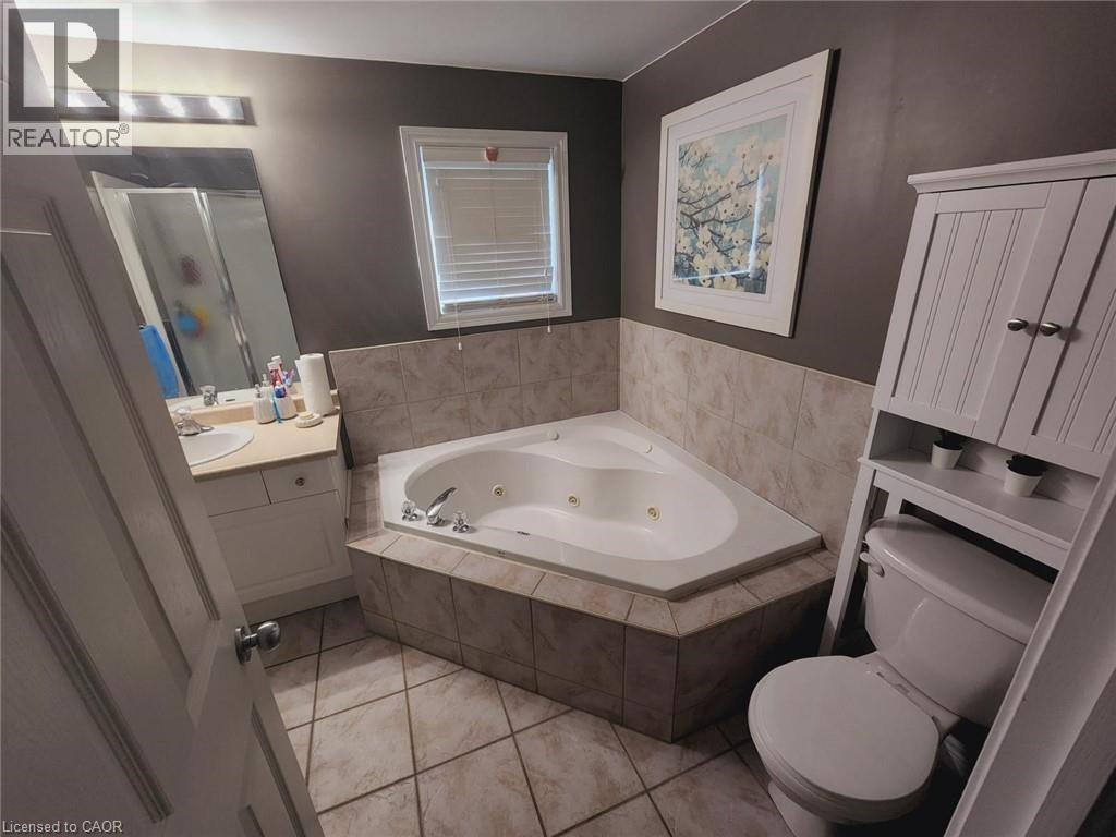 MLS® listing #29462592 for sale located at 23 SCHUELLER Street Unit# Upper