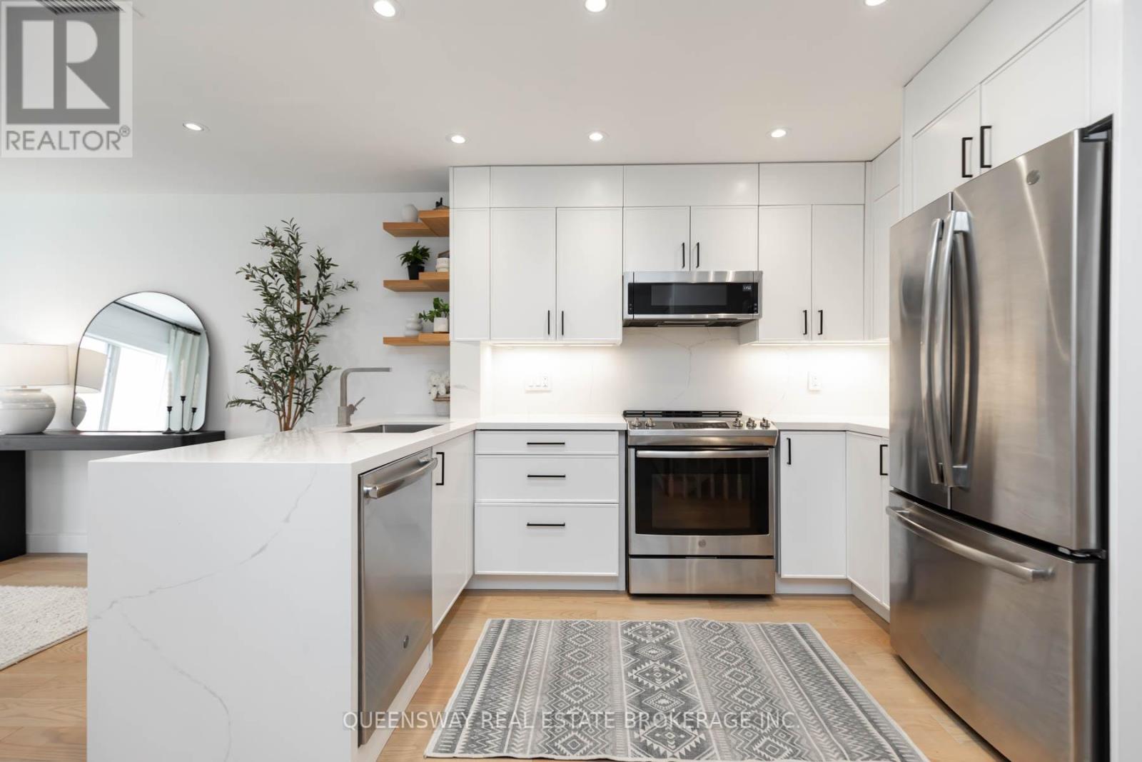 MLS® listing #29466468 for sale located at 19 - 232 ST. GEORGE STREET