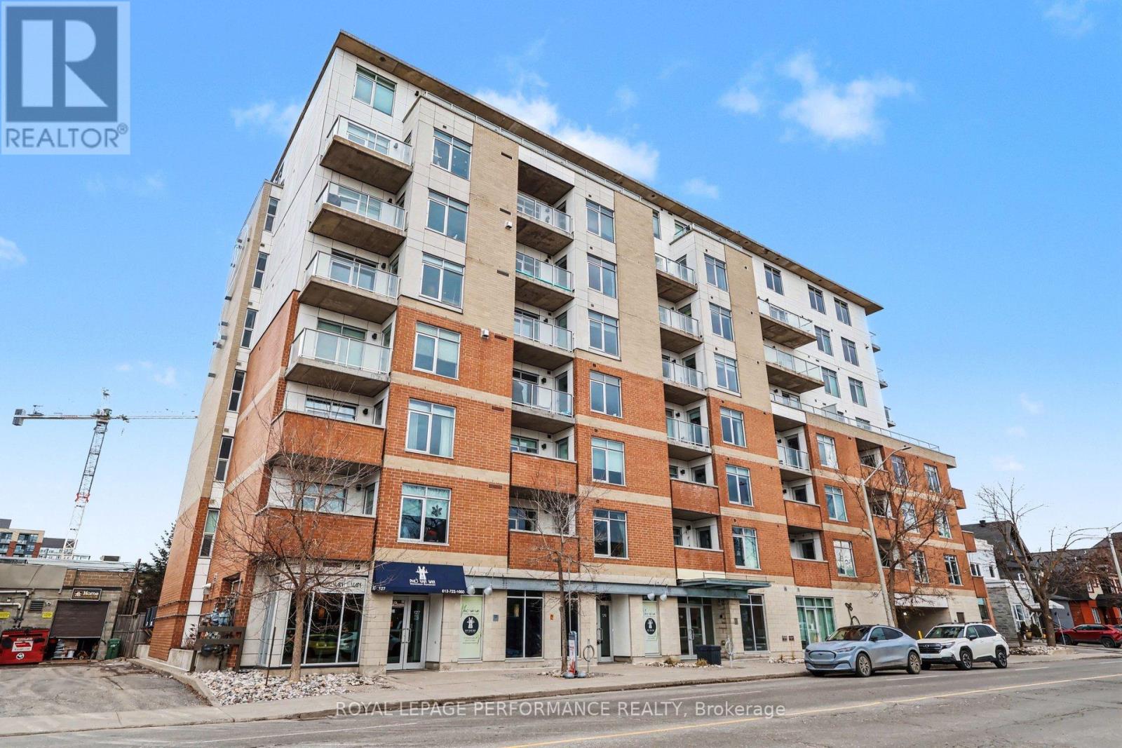 MLS® listing #29466820 for sale located at 405 - 131 HOLLAND AVENUE