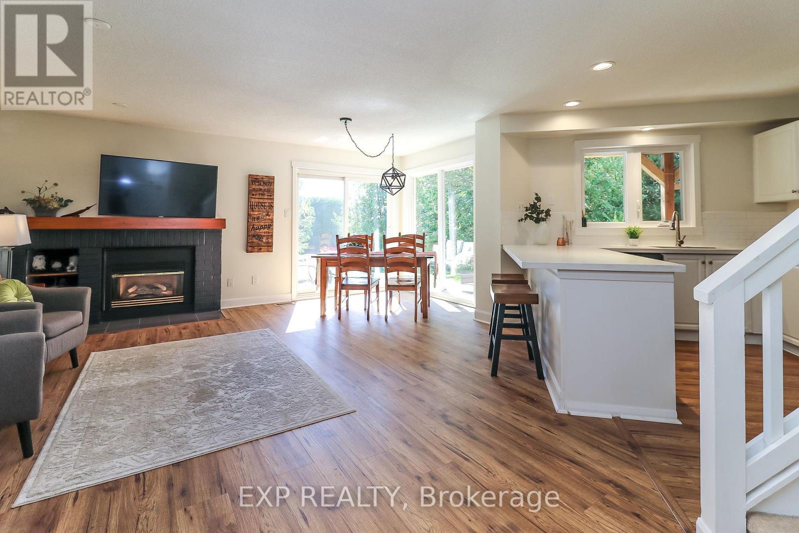 MLS® listing #29466899 for sale located at 38 - 133 FAIRWAY CRESCENT