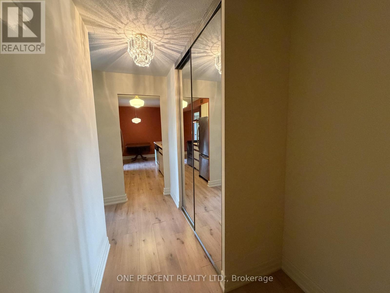 MLS® listing #29471371 for sale located at 1402 - 61 RICHVIEW ROAD