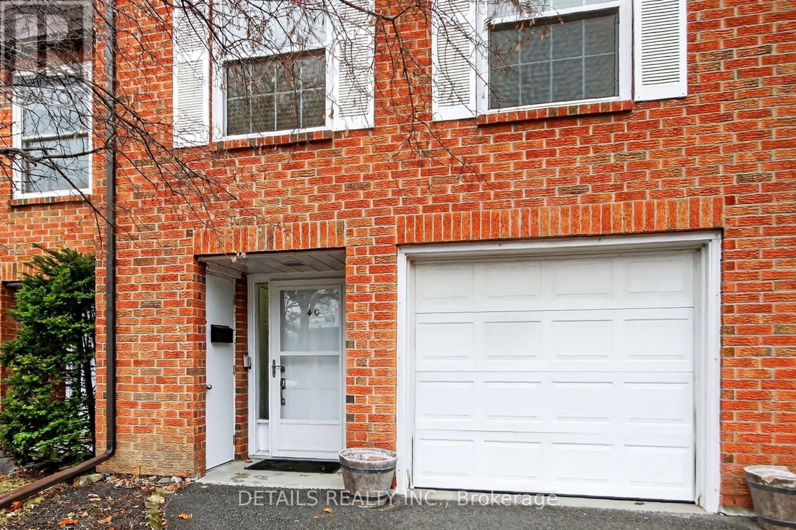 MLS® listing #29471571 for sale located at 5 - 40 APPLEBY PRIVATE