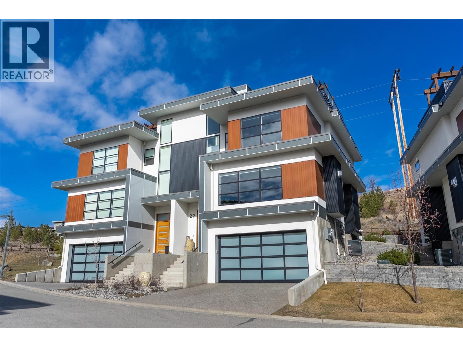 MLS® listing #29472105 for sale located at 1395 PRAIRIE ROSE Drive Unit# 29