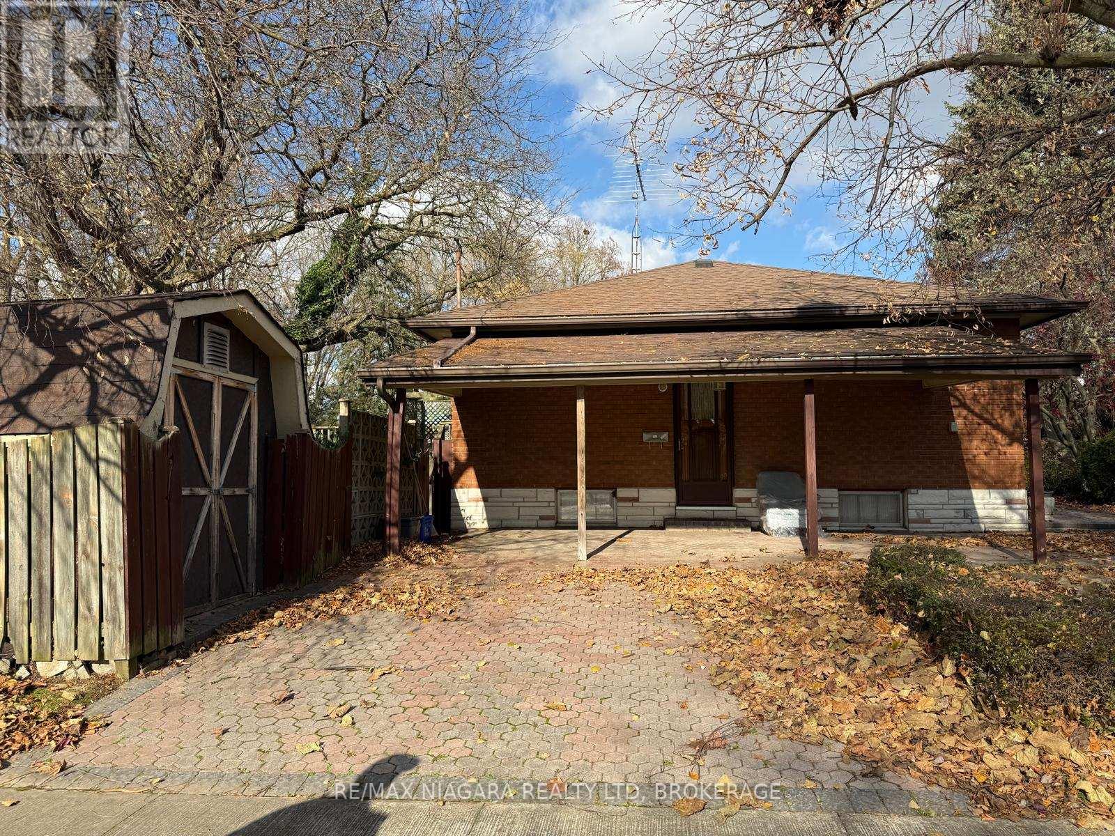 MLS® listing #29472457 for sale located at 7301 HEXIMER AVENUE