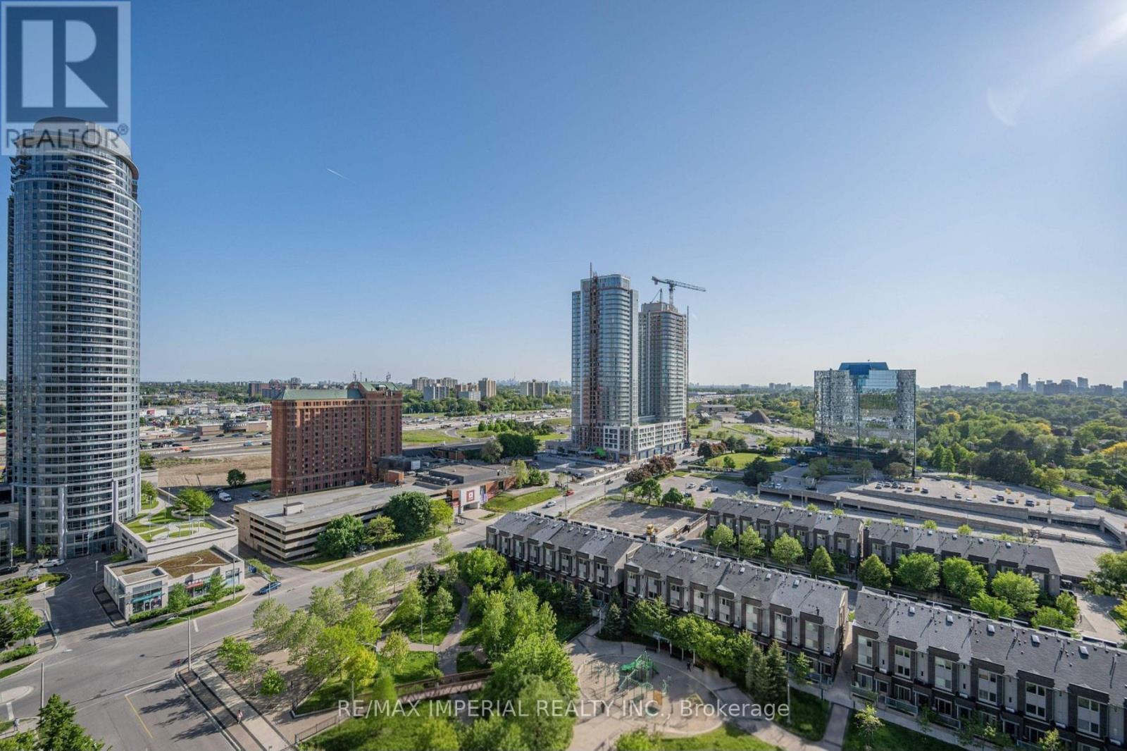 MLS® listing #29472739 for sale located at 1215 - 181 VILLAGE GREEN SQUARE