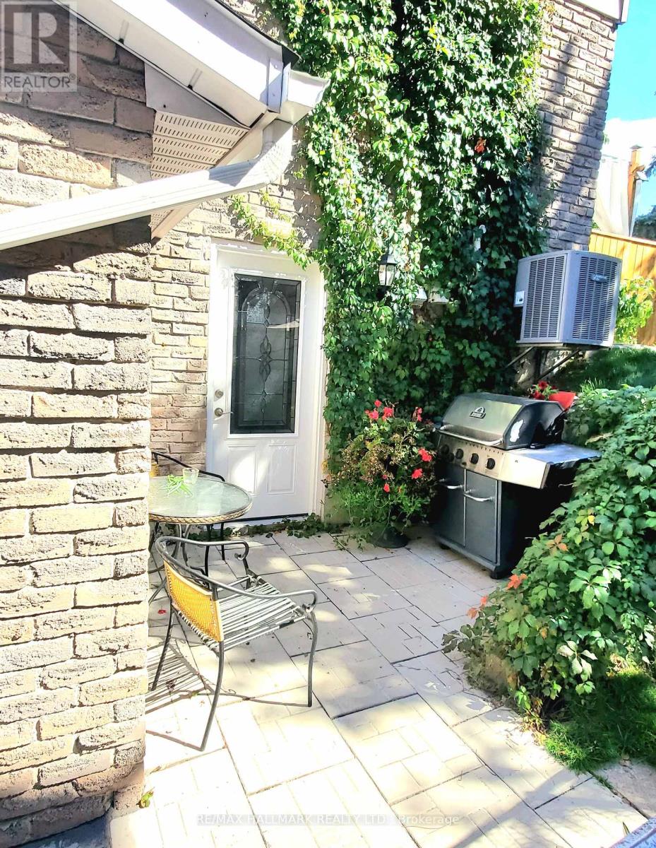 MLS® listing #29472891 for sale located at WALK OUT BASEMENT - 928 WAYNE DRIVE