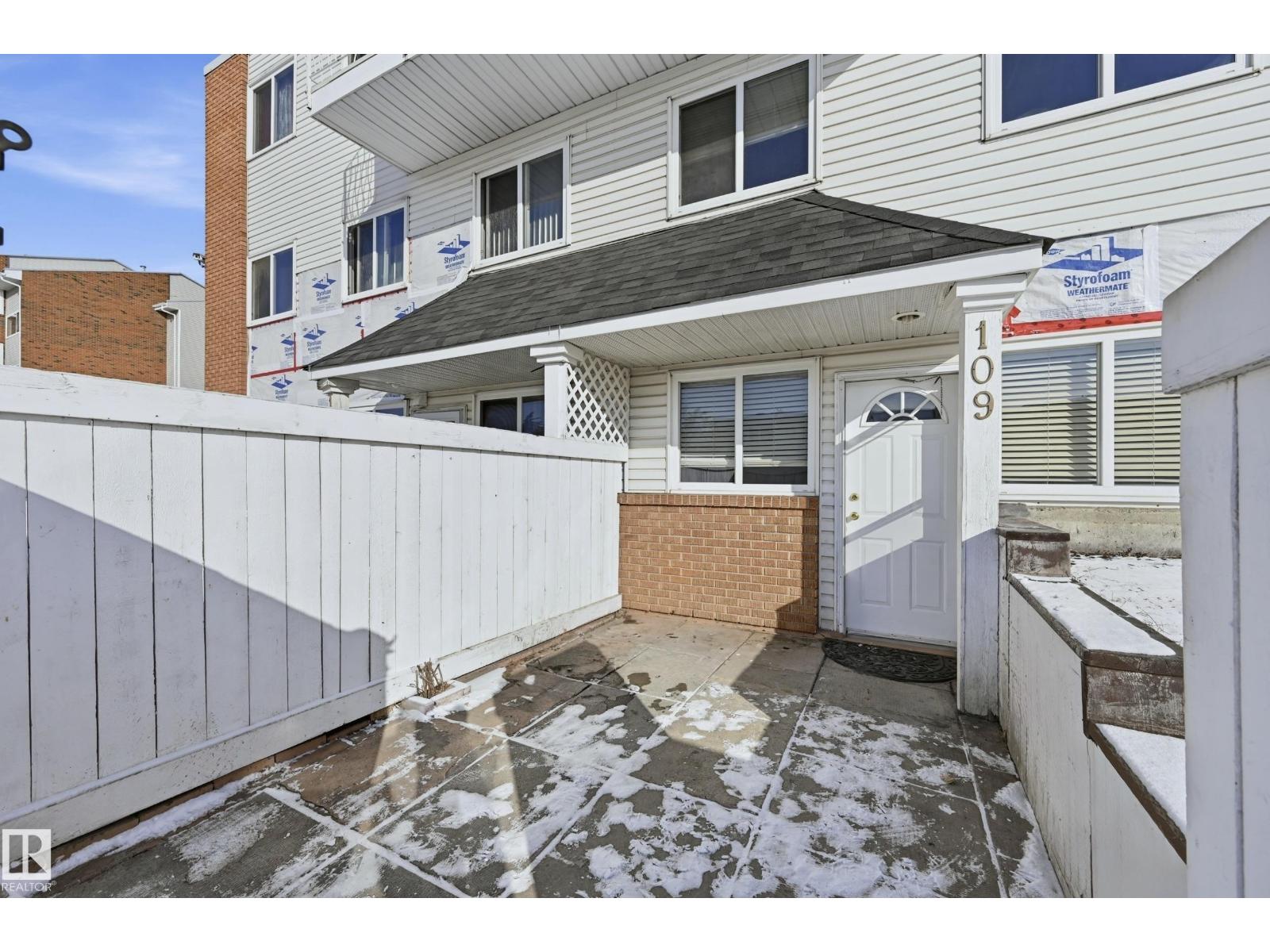 MLS® listing #29472951 for sale located at #109 14530 52 ST NW