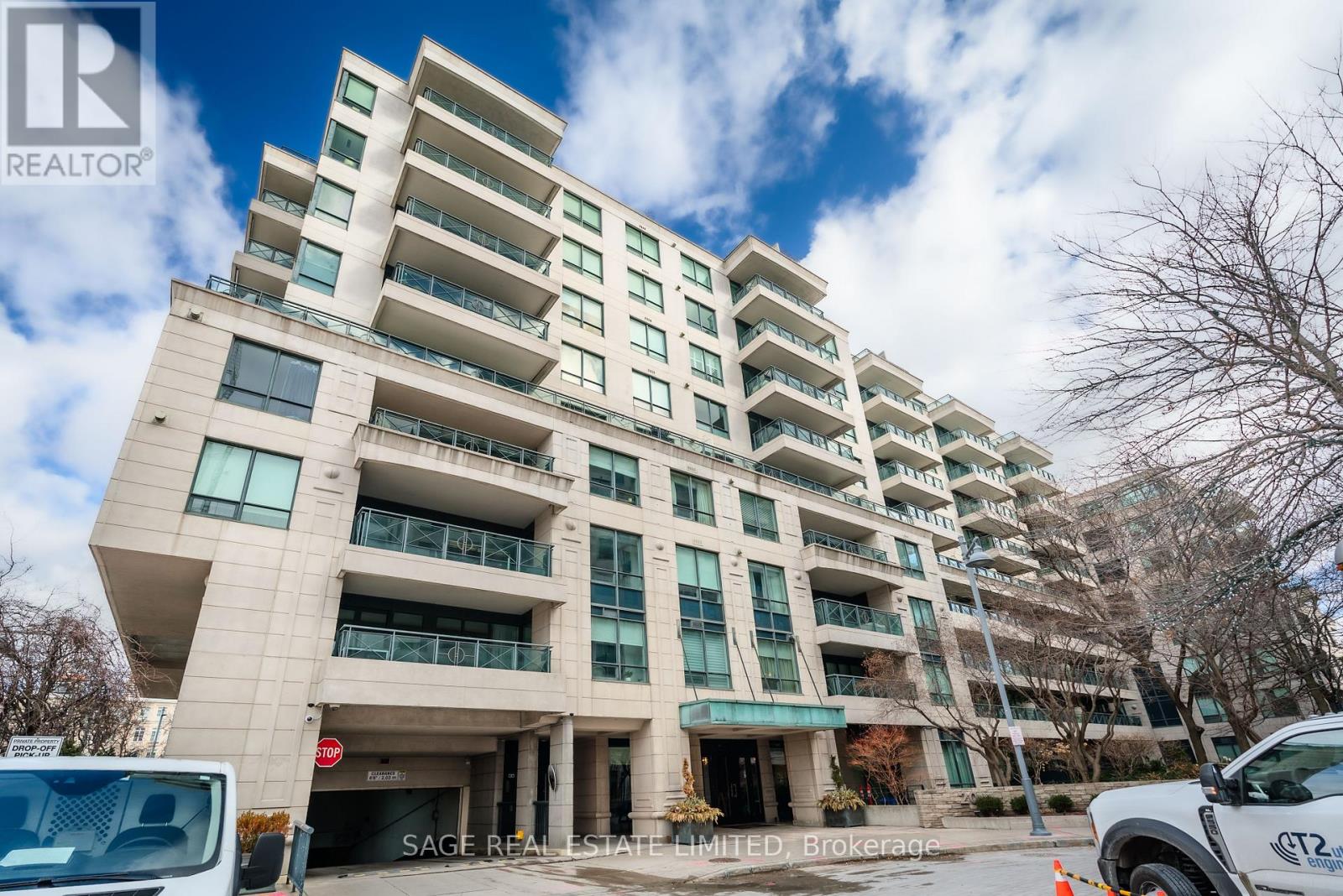 MLS® listing #29474291 for sale located at 615 - 20 SCRIVENER SQUARE