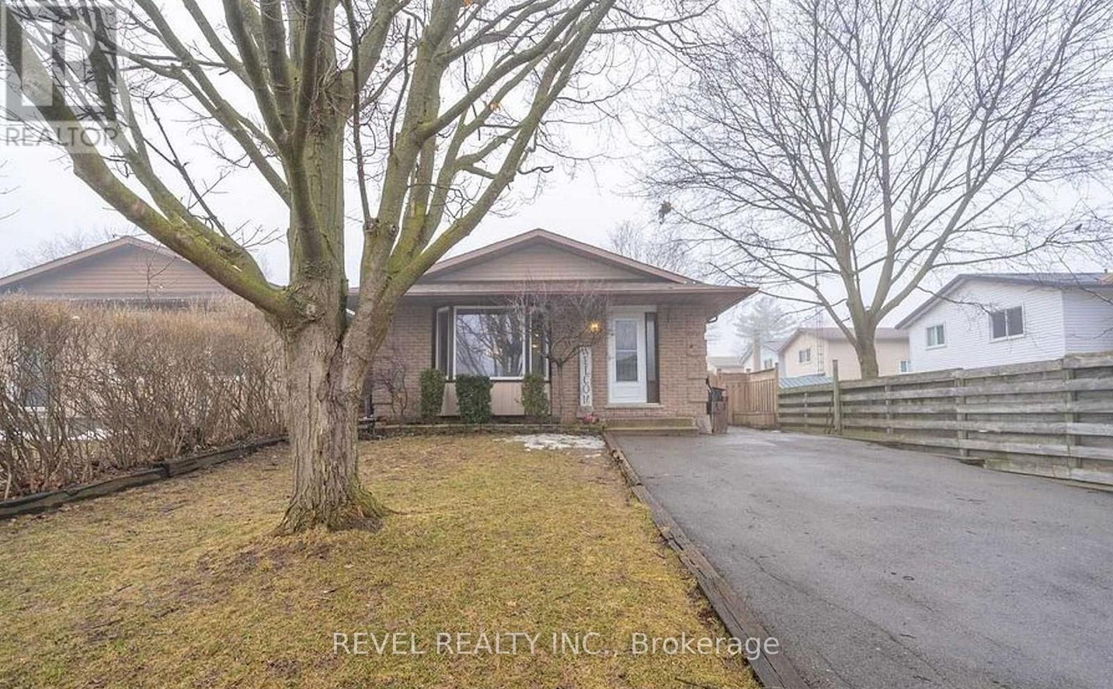 MLS® listing #29475129 for sale located at 9 BALMORAL COURT